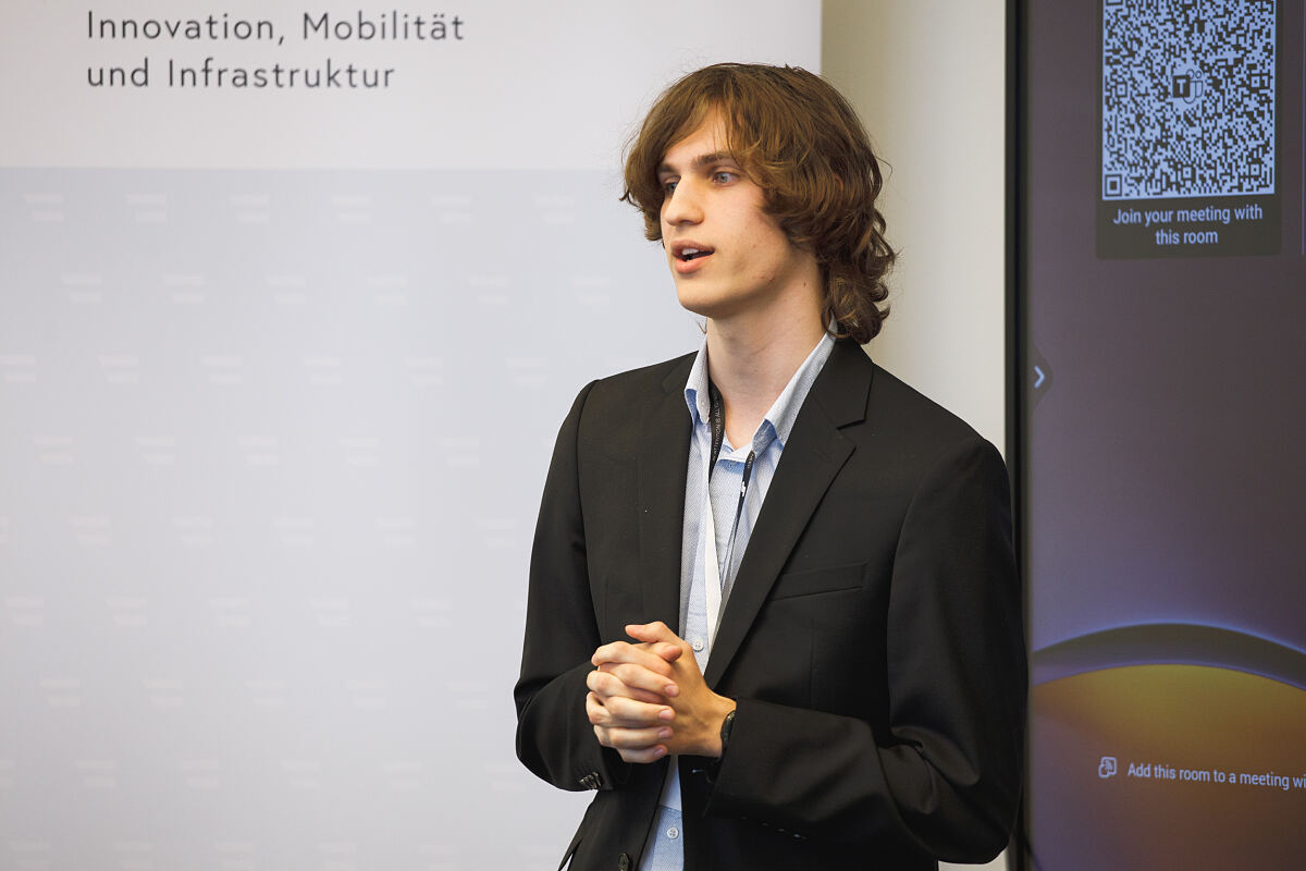 Next Generation AI: Schüler:innen zeigen in der AI Factory Austria konkrete KI-Projekte