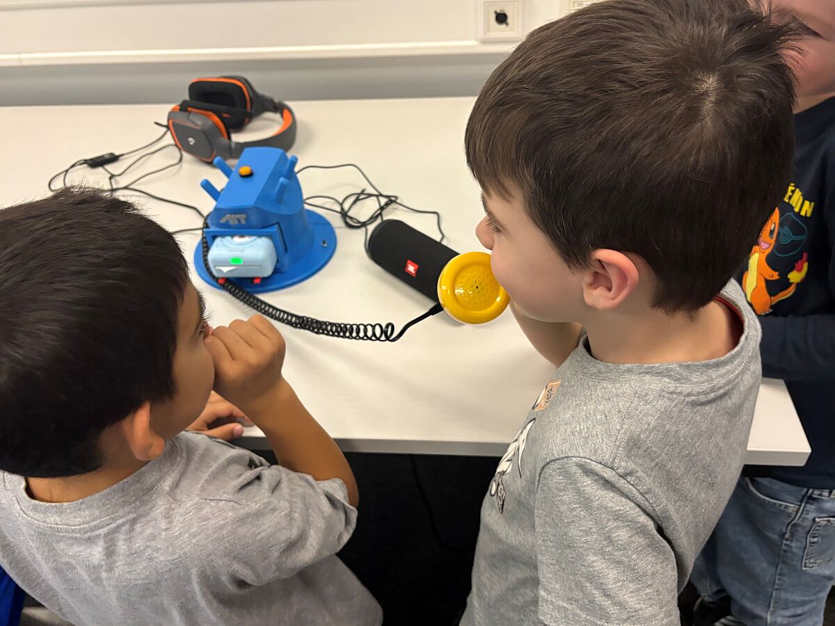 WISPER eröffnet eine spielerische und neue Dimension der Sprachförderung im Kindergarten und unterstützt die Arbeit der Sprachförderkräfte.