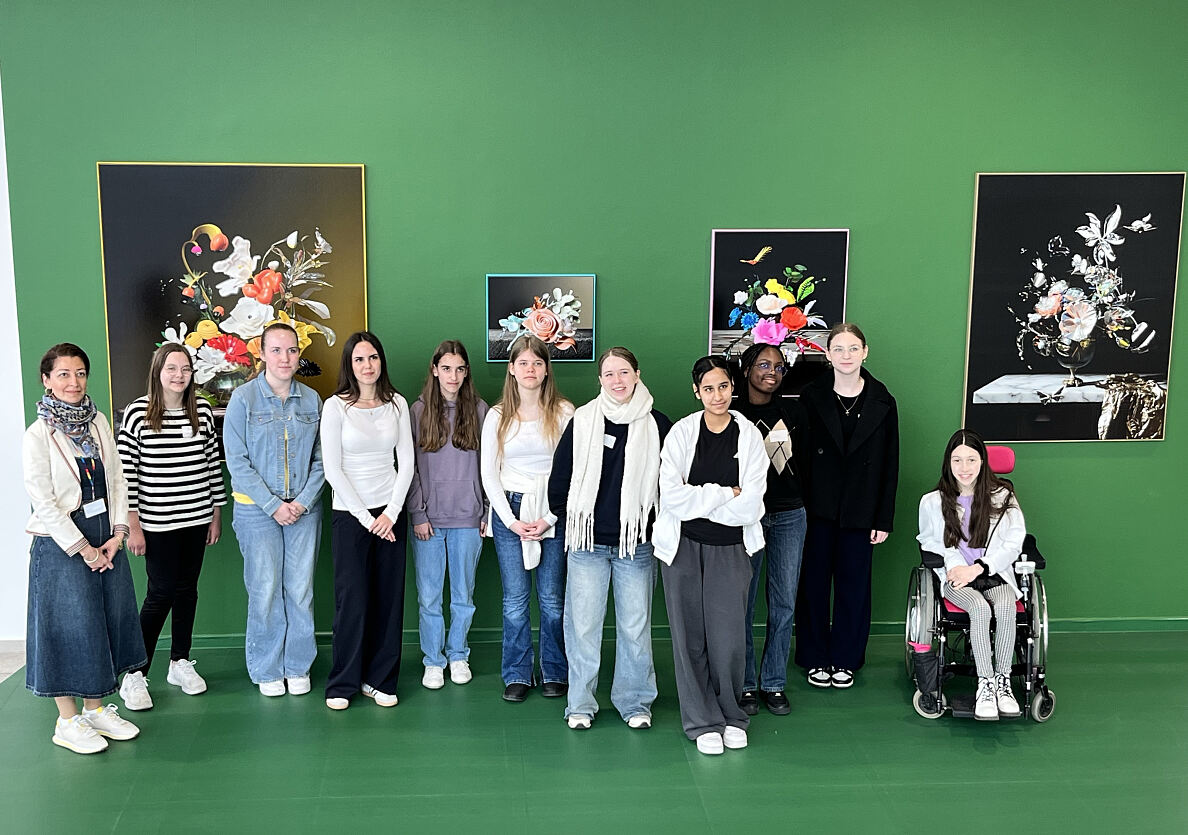 Girls experience research at the AIT up close