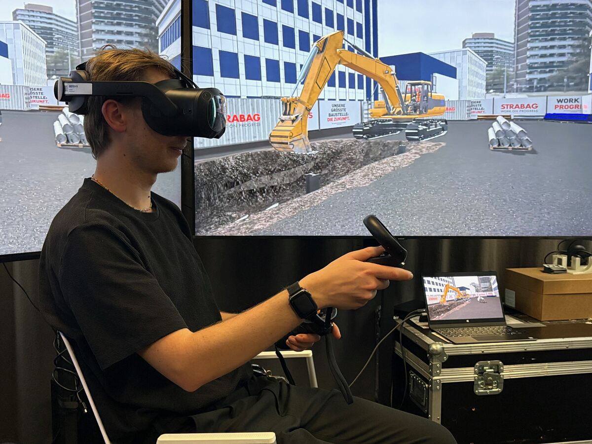 BuildsaVR test with excavator
